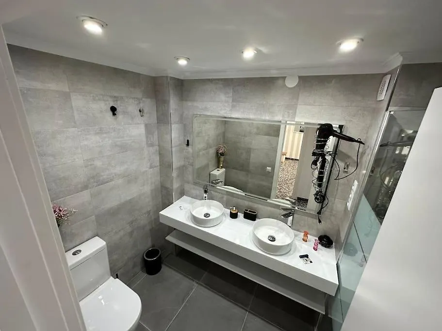 アパート Apartamento Deluxe 7Pax - Cap サロウ